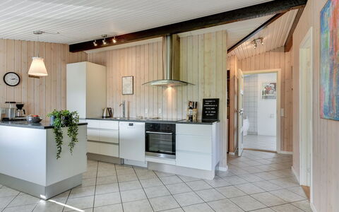 Jess - from the Sea: Cuisine, Sol, Design Intérieur, Bois, Plafond, Luminaire, Sol, Comptoir, Meubles, Cabinetry