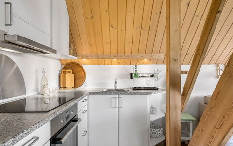 Klimentina - 150M from the Sea: Sol, Bois, Design Intérieur, Cuisine, Sol, Plafond, Comptoir, Parquet, Grenier, Appartement