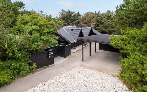 Sidse - 400M from the Sea: Herbe, Maison, Toit, Domicile, Chalet, Arbuste, Lot Terre, Zone Rurale, Ferme, Couverture De Sol