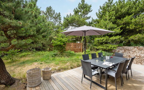 Sidse - 400M from the Sea: Herbe, Maison, Toit, Domicile, Chalet, Arbuste, Lot Terre, Zone Rurale, Ferme, Couverture De Sol