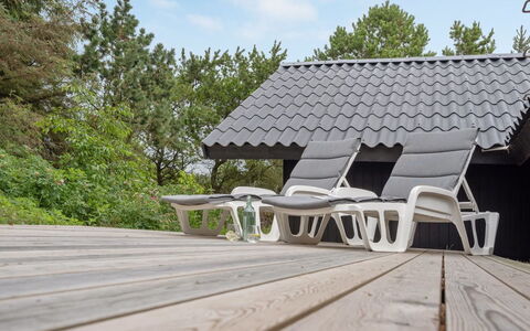 Sidse - 400M from the Sea: Herbe, Maison, Toit, Domicile, Chalet, Arbuste, Lot Terre, Zone Rurale, Ferme, Couverture De Sol