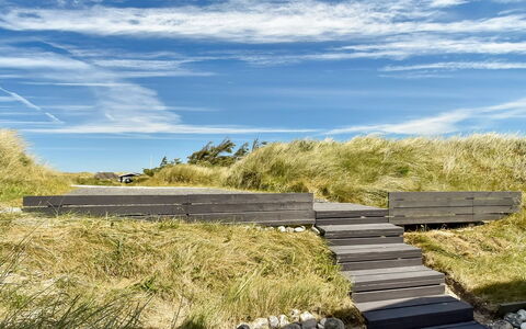 Gundine - from the Sea: Arbuste, Design Urbain, Couverture De Sol, Brique, Appartement, Biens, Brickwork, Balcon, Aménagement Paysager