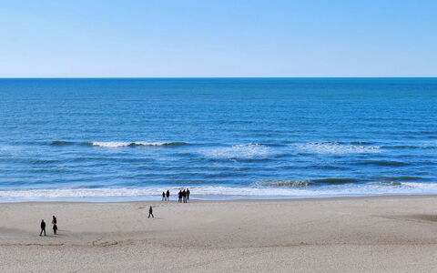 Jannike - 100M from the Sea: Bleu, L'Eau, Plan D'Eau, Plage, Environnement Naturel, Horizon, Mer, Côte