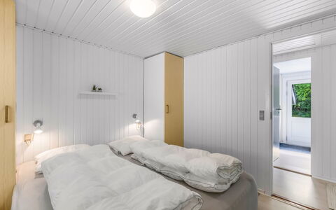 Fredger - 1.8Km from the Sea: Bois, Plafond, Chambre, Design Intérieur, Sol, Sol, Lit, Domicile, Literie, Drap De Lit