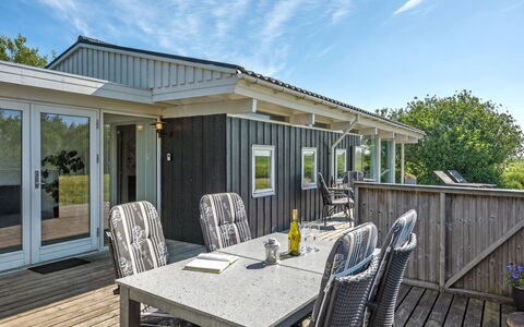Anund - 1.4Km from the Sea: Maison, Toit, Domicile, Chalet, Cabanon, Batiments Jardin, Siding, Cour, Cabane En Rondins, Cabane