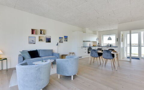 Aiana - 250M from the Sea: Sol, Plafond, Sol, Design Intérieur, Meubles, Pièce, Chaise, Appartement, Parquet, Salon