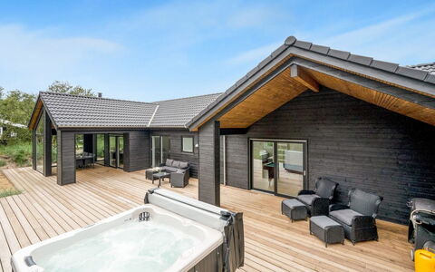Edmond - 995M from the Sea: Chalet, Plate-Forme, Siding, Planche, Dur, Piscine, Recours, Cabane En Rondins, Batiments Jardin, Eco Hôtel