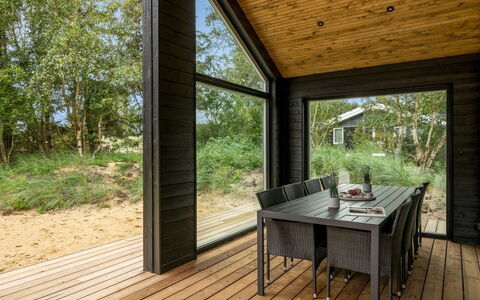 Edmond - 995M from the Sea: Maison, Toit, Domicile, Chalet, Cabanon, Batiments Jardin, Siding, Cour, Cabane En Rondins, Cabane