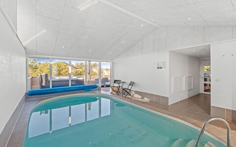 Bela - from the Sea: Plafond, Sol, Sol, Design Intérieur, Composite, Piscine, Conception, Ombre, Dur, Daylighting