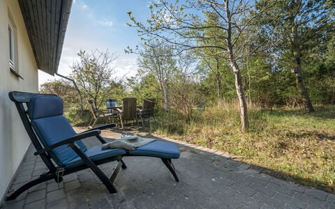 Mirva - 800M to the Fjord: Meubles, Mobilier De Jardin, Chaise, Lumière Du Soleil, Ombre, Jardin, Aménagement Paysager, Balancelle, Arrière-Cour, Eco Hôtel