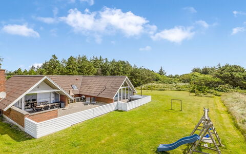 Tuomi - 900M from the Sea: Bois, Chalet, Dur, Planche, Tache De Bois, Batiments Jardin, Conception, Cour, Cabane En Rondins, Arrière-Cour