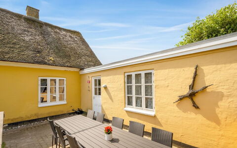 Urte - from the Sea: Maison, Toit, Domicile, Chalet, Cabanon, Batiments Jardin, Siding, Cour, Cabane En Rondins, Cabane