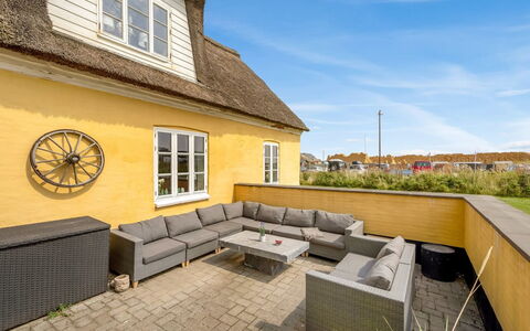 Urte - from the Sea: Maison, Toit, Domicile, Chalet, Cabanon, Batiments Jardin, Siding, Cour, Cabane En Rondins, Cabane
