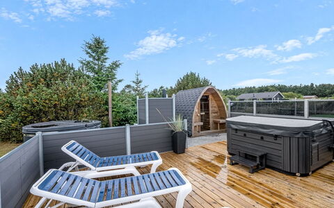 Sissan - 900M from the Sea: Toit, Lot Terre, Chalet, Domicile, Zone Rurale, Cabanon, Siding, Batiments Jardin, Cabane En Rondins, Cabane