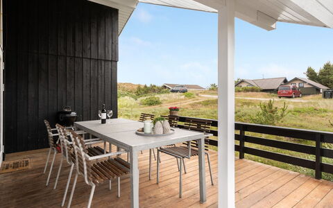 Fejzo - 700M to the Fjord: Herbe, Maison, Toit, Chalet, Domicile, Arbuste, Ferme, Lot Terre, Zone Rurale