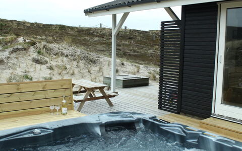 Martti - from the Sea: Herbe, Maison, Toit, Domicile, Chalet, Arbuste, Lot Terre, Zone Rurale, Ferme, Couverture De Sol