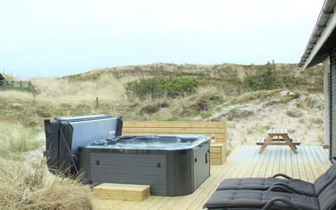 Martti - from the Sea: Herbe, Maison, Toit, Domicile, Chalet, Arbuste, Lot Terre, Zone Rurale, Ferme, Couverture De Sol