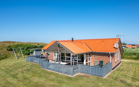 Gottfreda - 330M to the Fjord: Domicile, Maison, Chalet, Biens, Porche, Ferme, Cour, Siding, Clôture, Villa