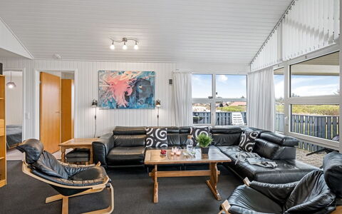 Gottfreda - 330M to the Fjord: Design Intérieur, Meubles, Sol, Plafond, Sol, Canapé, Salon, Parquet, Appartement, Pièce