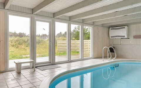 Yorik - 800M from the Sea: Arbuste, Design Urbain, Couverture De Sol, Brique, Appartement, Biens, Brickwork, Balcon, Aménagement Paysager