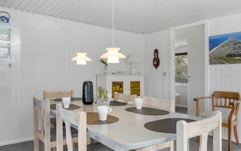 Teodosija - from the Sea: Herbe, Maison, Toit, Domicile, Chalet, Arbuste, Lot Terre, Zone Rurale, Ferme, Couverture De Sol