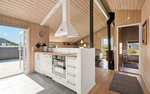 Hjalma - from the Sea: Sol, Bois, Sol, Plafond, Parquet, Cuisine, Design Intérieur, Comptoir, Cabinetry, Domicile
