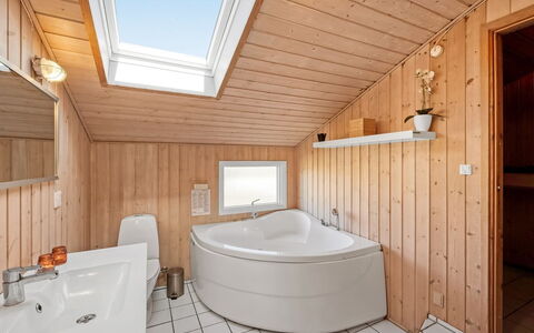Hjalma - from the Sea: Luminaire Plomberie, Sol, Sol, Design Intérieur, Bois, Baignoire, Plafond, Salle De Bains, Plomberie, Robinet