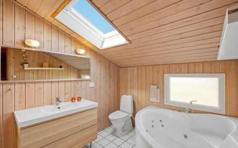 Hjalma - from the Sea: Luminaire Plomberie, Sol, Design Intérieur, Bois, Sol, Plafond, Évier, Salle De Bains, Robinet, Lavabo