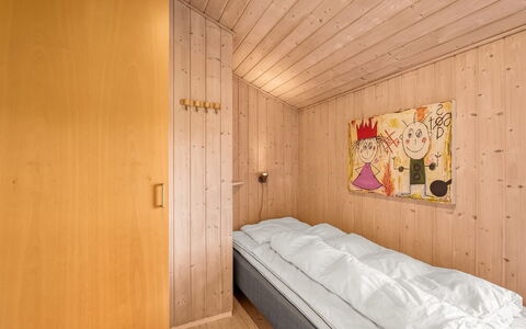 Hjalma - from the Sea: Mur, Bois, Design Intérieur, Sol, Sol, Chambre, Plafond, Pièce, Lit, Tache De Bois