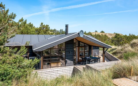 Sila - 800M from the Sea: Herbe, Maison, Toit, Domicile, Chalet, Arbuste, Lot Terre, Zone Rurale, Ferme, Couverture De Sol