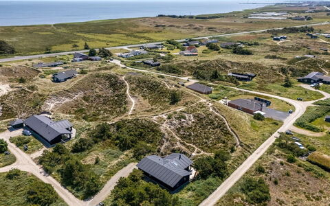Sila - 800M from the Sea: Herbe, Maison, Toit, Domicile, Chalet, Arbuste, Lot Terre, Zone Rurale, Ferme, Couverture De Sol