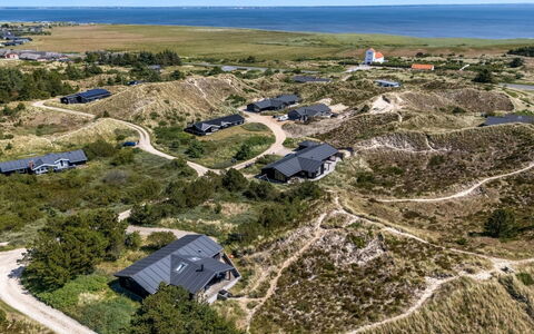 Sila - 800M from the Sea: Herbe, Maison, Toit, Domicile, Chalet, Arbuste, Lot Terre, Zone Rurale, Ferme, Couverture De Sol