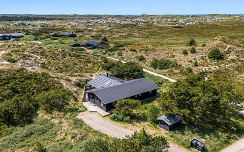 Sila - 800M from the Sea: Herbe, Maison, Toit, Domicile, Chalet, Arbuste, Lot Terre, Zone Rurale, Ferme, Couverture De Sol