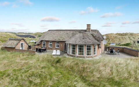 Aslaug - 500M from the Sea: Maison, Toit, Domicile, Chalet, Biens, Ferme, Villa, Porche, Siding