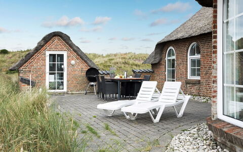 Aslaug - 500M from the Sea: Maison, Toit, Domicile, Chalet, Biens, Ferme, Villa, Porche, Siding