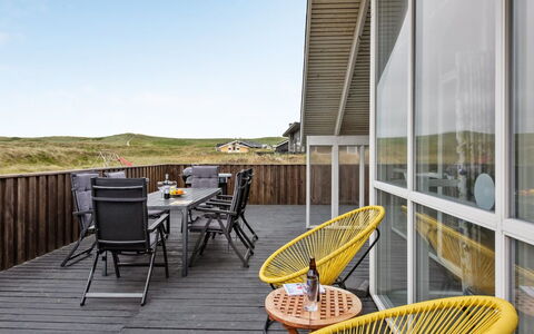 Velena - from the Sea: Maison, Toit, Domicile, Chalet, Cabanon, Batiments Jardin, Siding, Cour, Cabane En Rondins, Cabane