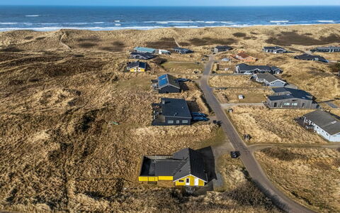 Velena - from the Sea: Maison, Toit, Domicile, Chalet, Cabanon, Batiments Jardin, Siding, Cour, Cabane En Rondins, Cabane