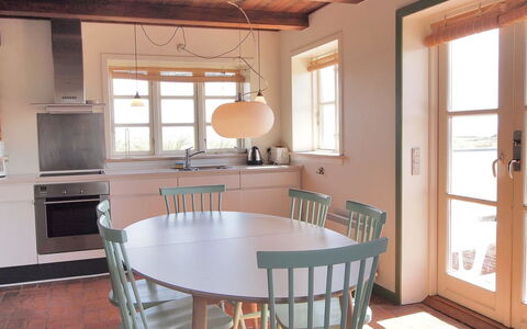 Swanja - from the Sea: Meubles, Design Intérieur, Sol, Bois, Table, Sol, Chaise, Plafond, Table Cuisine Et Salle A Manger, Salle À Manger