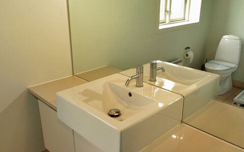 Swanja - from the Sea: Lavabo, Évier, Luminaire Plomberie, Salle De Bains, Robinet, Design Intérieur, Sol, Comptoir, Armoire De Toilette, Plomberie