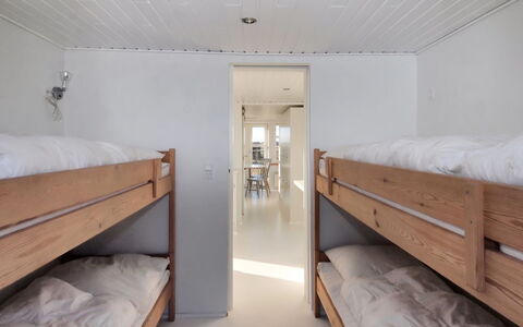 Swanja - from the Sea: Design Intérieur, Bois, Sol, Sol, Plafond, Meubles, Pièce, Chambre, Lit, Tache De Bois