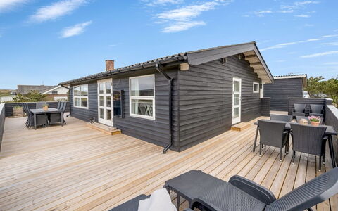 Arbnora - 400M from the Sea: Bois, Maison, Chalet, Domicile, Toit, Zone Rurale, Siding, Cabane En Rondins, Batiments Jardin, Dur