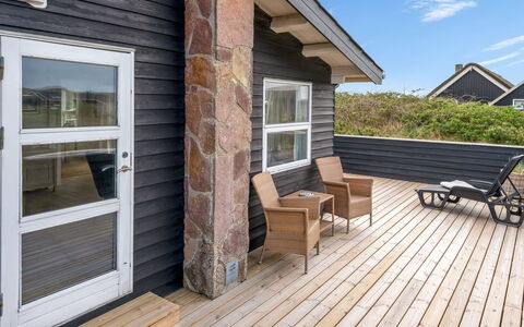 Arbnora - 400M from the Sea: Bois, Maison, Chalet, Domicile, Toit, Zone Rurale, Siding, Cabane En Rondins, Batiments Jardin, Dur
