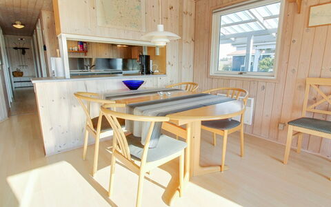 Maika - 800M to the Fjord: Toit, Maison, Domicile, Chalet, Siding, Biens, Allée, Batiments Jardin, Cour, Cabanon