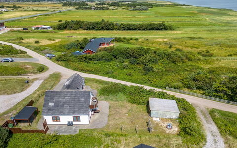 Matthias - 400M to the Fjord: Maison, Toit, Domicile, Chalet, Biens, Ferme, Villa, Porche, Siding