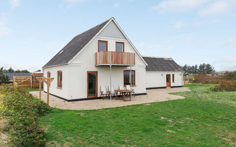 Matthias - 400M to the Fjord: Maison, Toit, Domicile, Chalet, Biens, Ferme, Villa, Porche, Siding