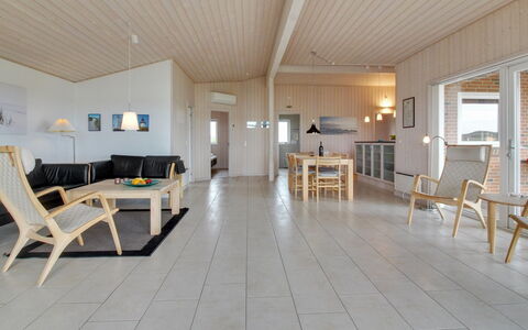 Sorella - 800M from the Sea: Maison, Toit, Domicile, Chalet, Cabanon, Batiments Jardin, Siding, Cour, Cabane En Rondins, Cabane