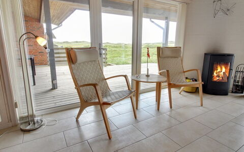 Sorella - 800M from the Sea: Maison, Toit, Domicile, Chalet, Cabanon, Batiments Jardin, Siding, Cour, Cabane En Rondins, Cabane