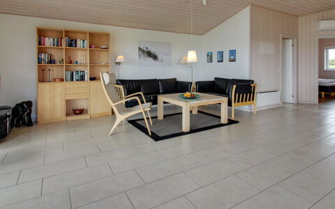 Sorella - 800M from the Sea: Maison, Toit, Domicile, Chalet, Cabanon, Batiments Jardin, Siding, Cour, Cabane En Rondins, Cabane