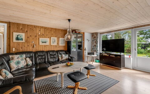 Ludvig - from the Sea: Herbe, Maison, Toit, Domicile, Chalet, Arbuste, Lot Terre, Zone Rurale, Ferme, Couverture De Sol