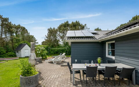 Ludvig - from the Sea: Maison, Chalet, Toit, Batiments Jardin, Ombre, Cabanon, Arrière-Cour, Mobilier De Jardin, Cour, Pelouse
